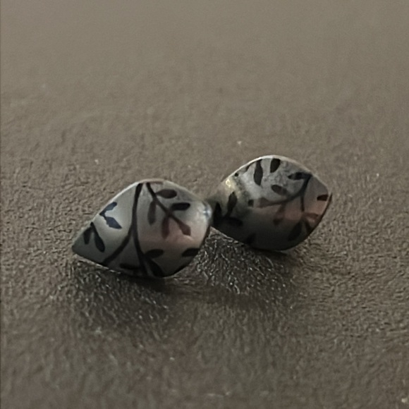 holly yashi Jewelry Designer Holly Yashi Purple Floral Vine Stud